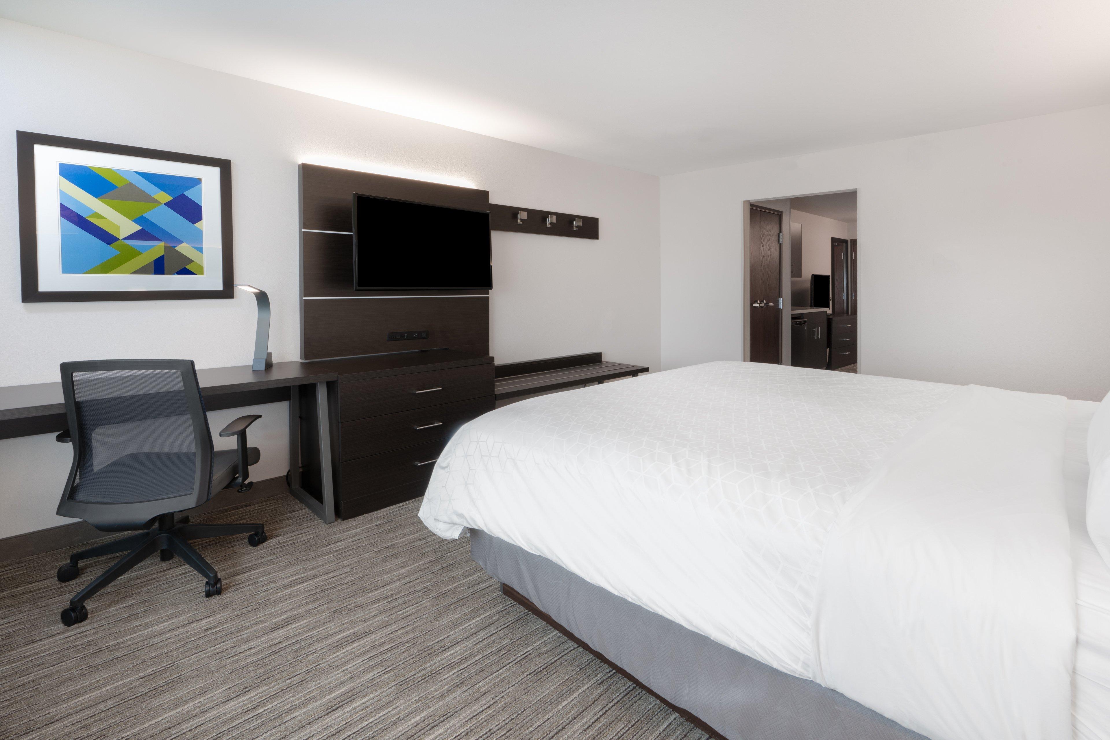 Holiday Inn Express & Suites Trinidad By Ihg Екстериор снимка