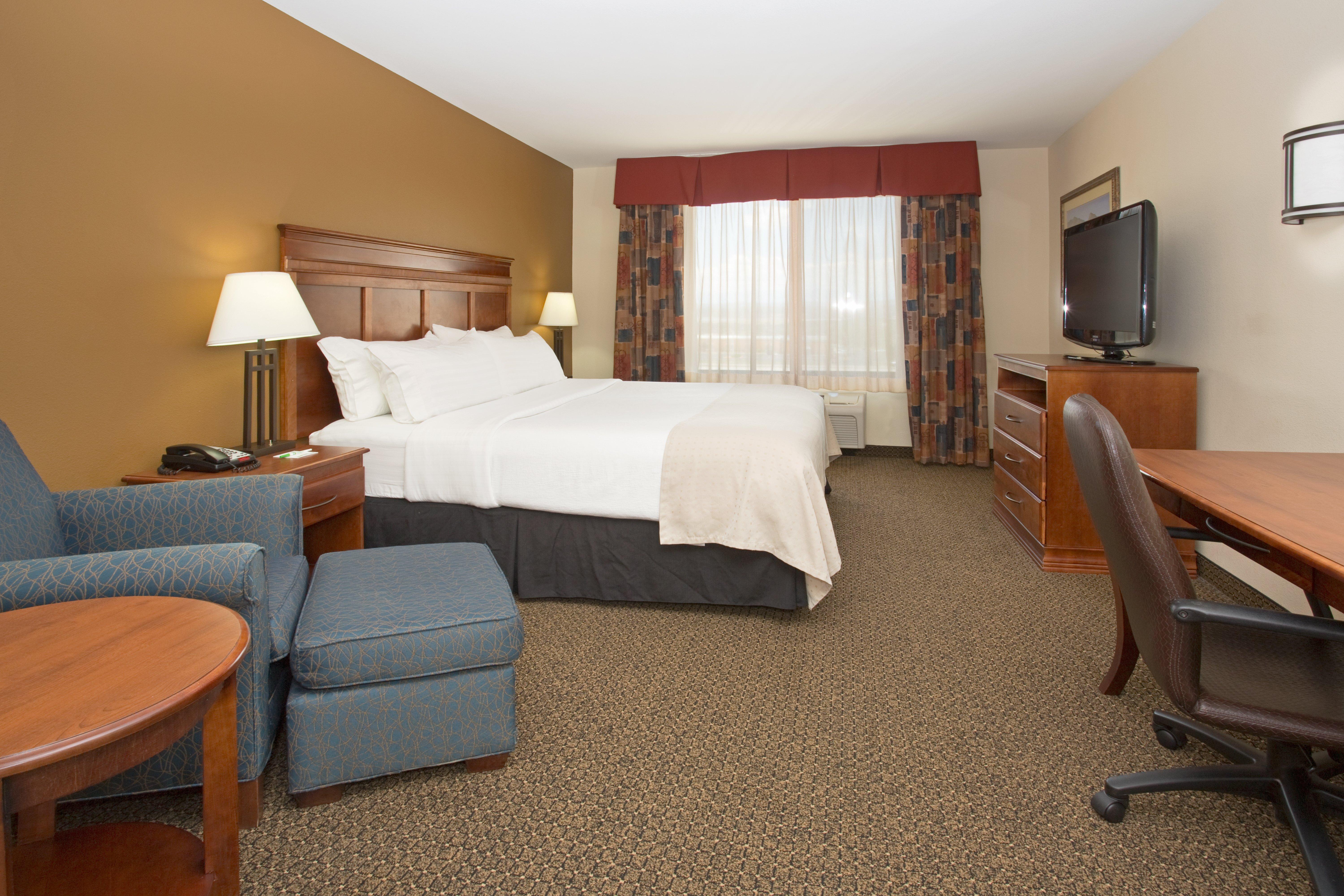 Holiday Inn Express & Suites Trinidad By Ihg Екстериор снимка