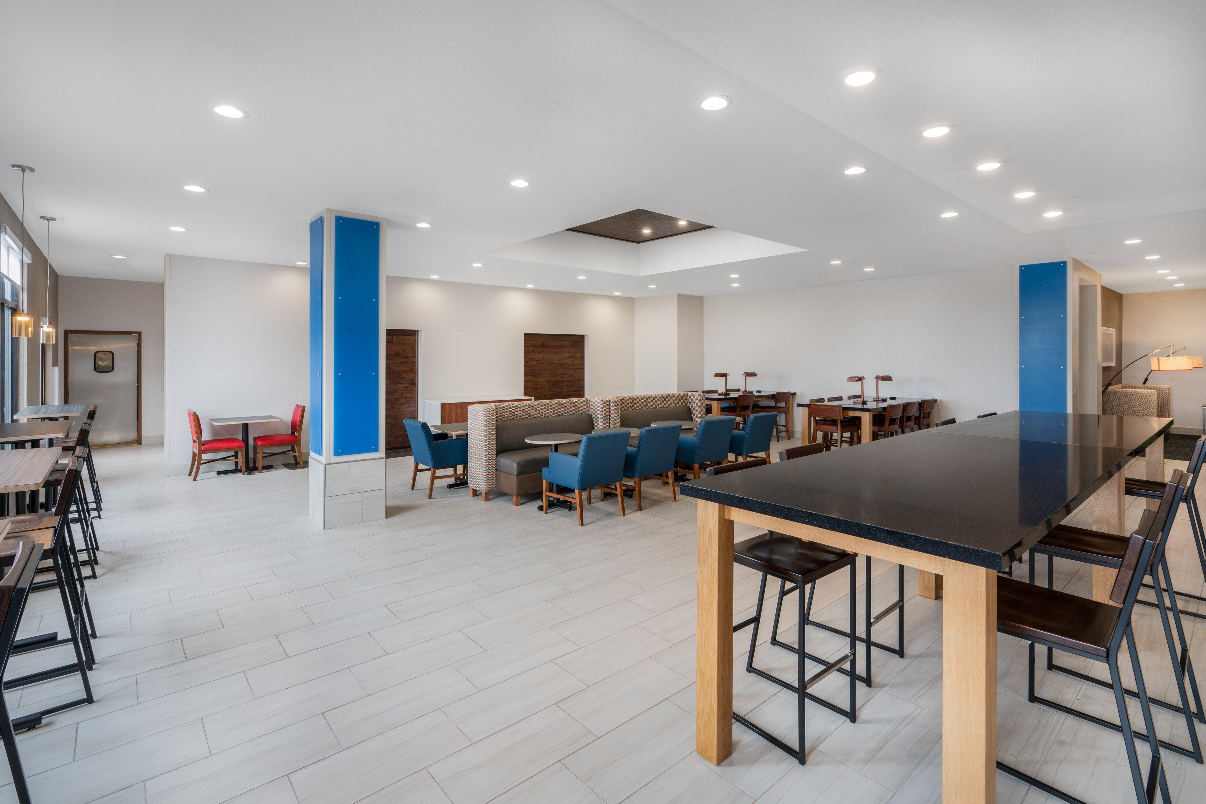 Holiday Inn Express & Suites Trinidad By Ihg Екстериор снимка