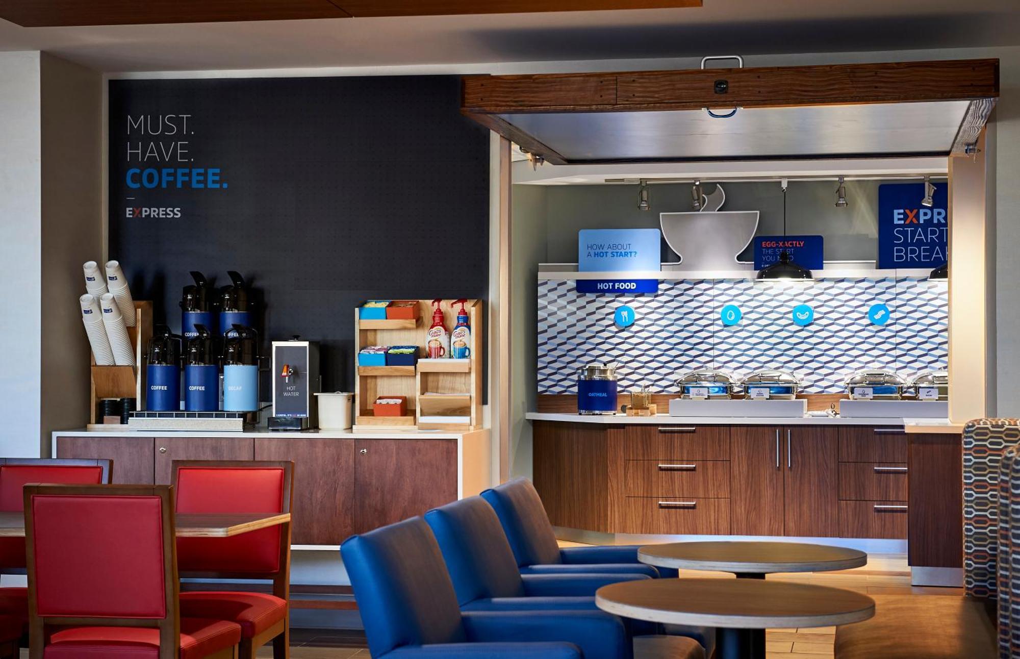 Holiday Inn Express & Suites Trinidad By Ihg Екстериор снимка