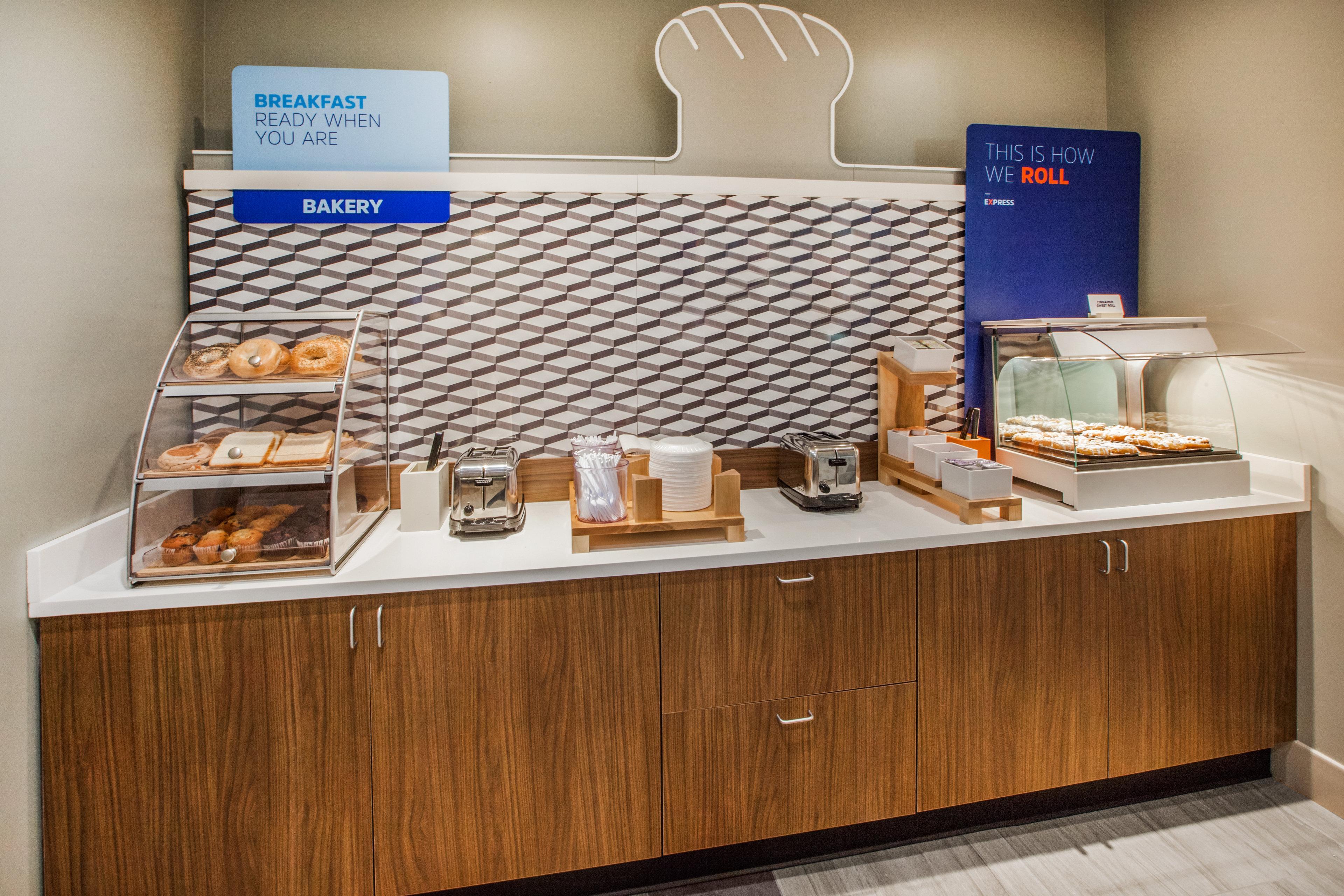 Holiday Inn Express & Suites Trinidad By Ihg Екстериор снимка