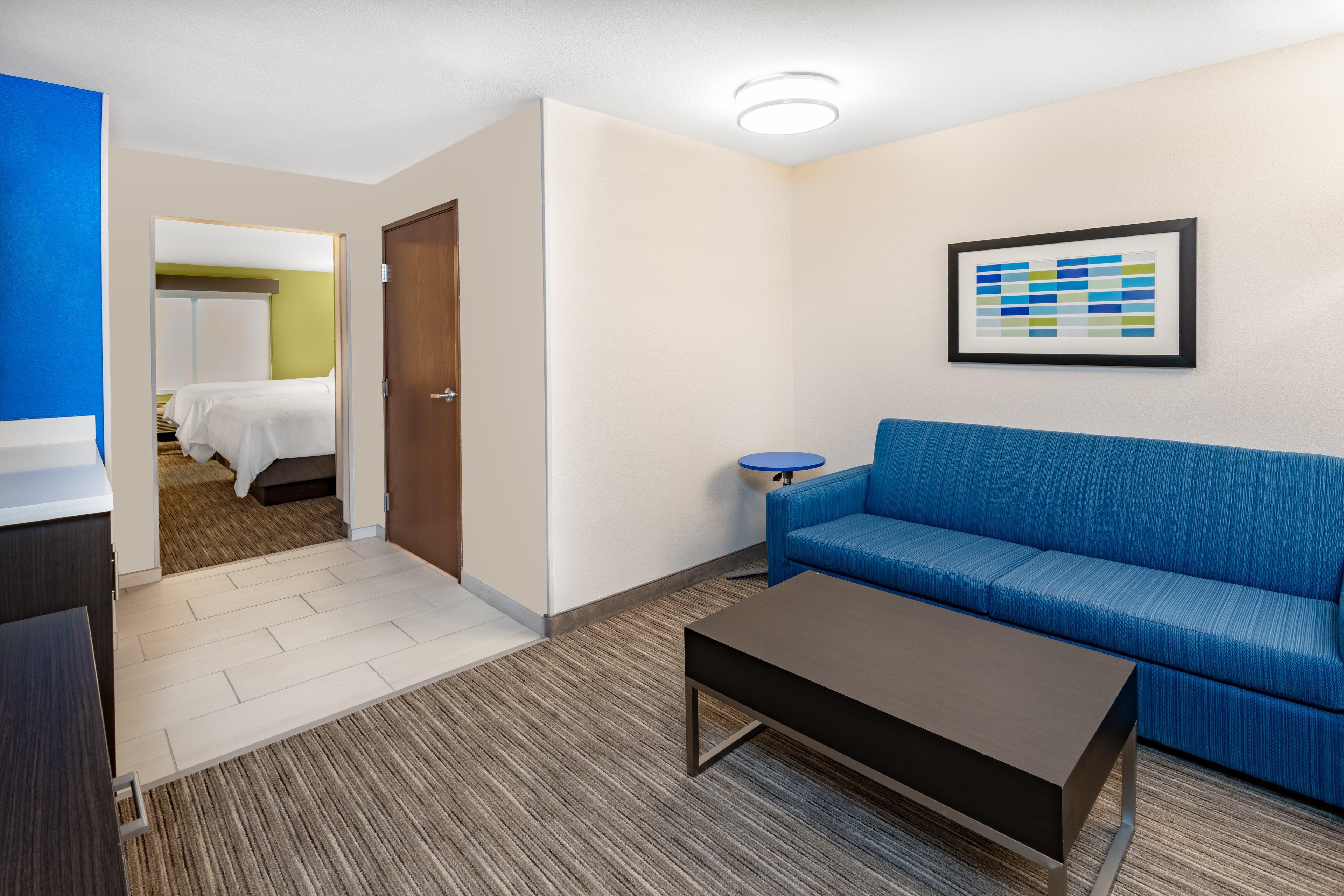 Holiday Inn Express & Suites Trinidad By Ihg Екстериор снимка
