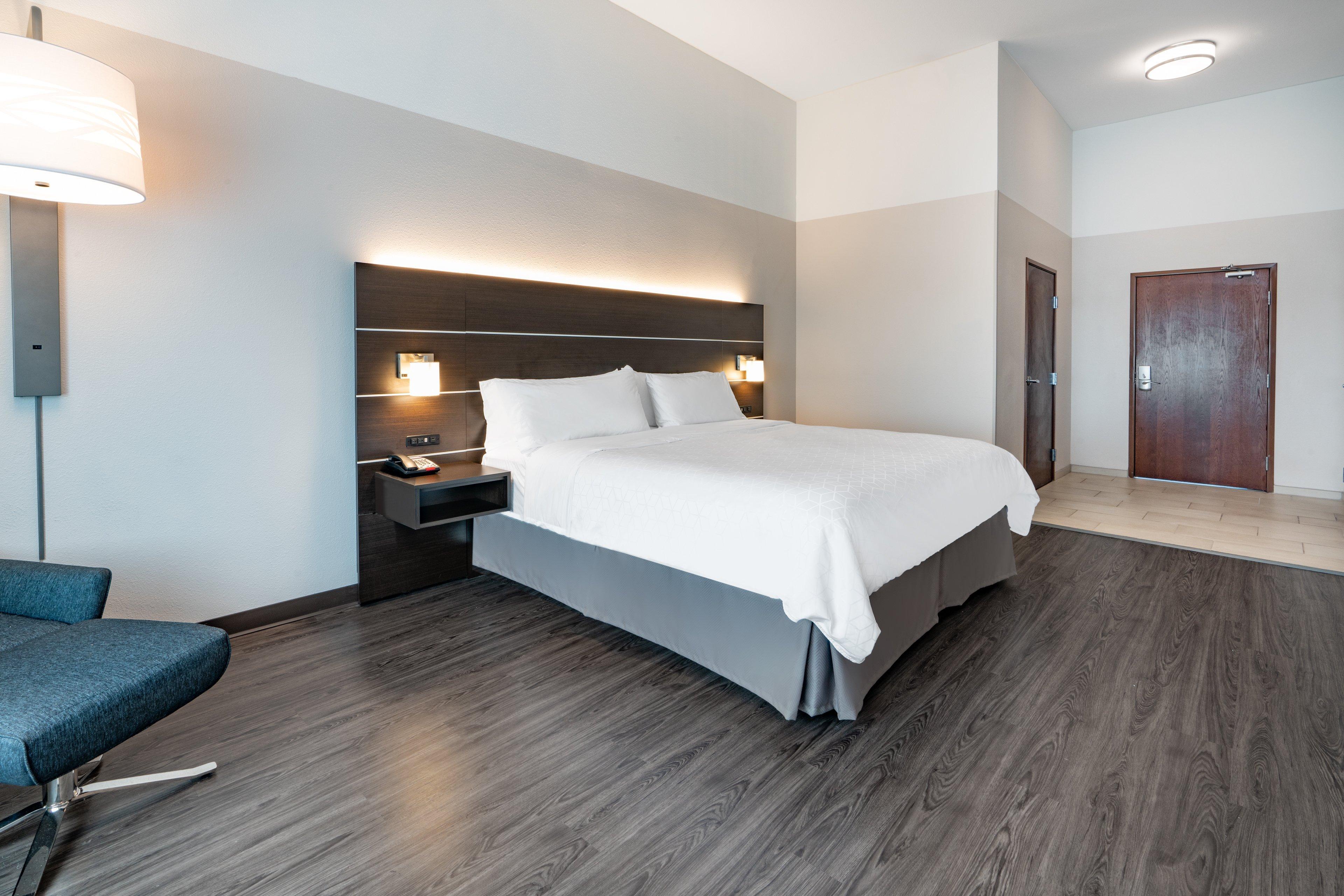 Holiday Inn Express & Suites Trinidad By Ihg Екстериор снимка