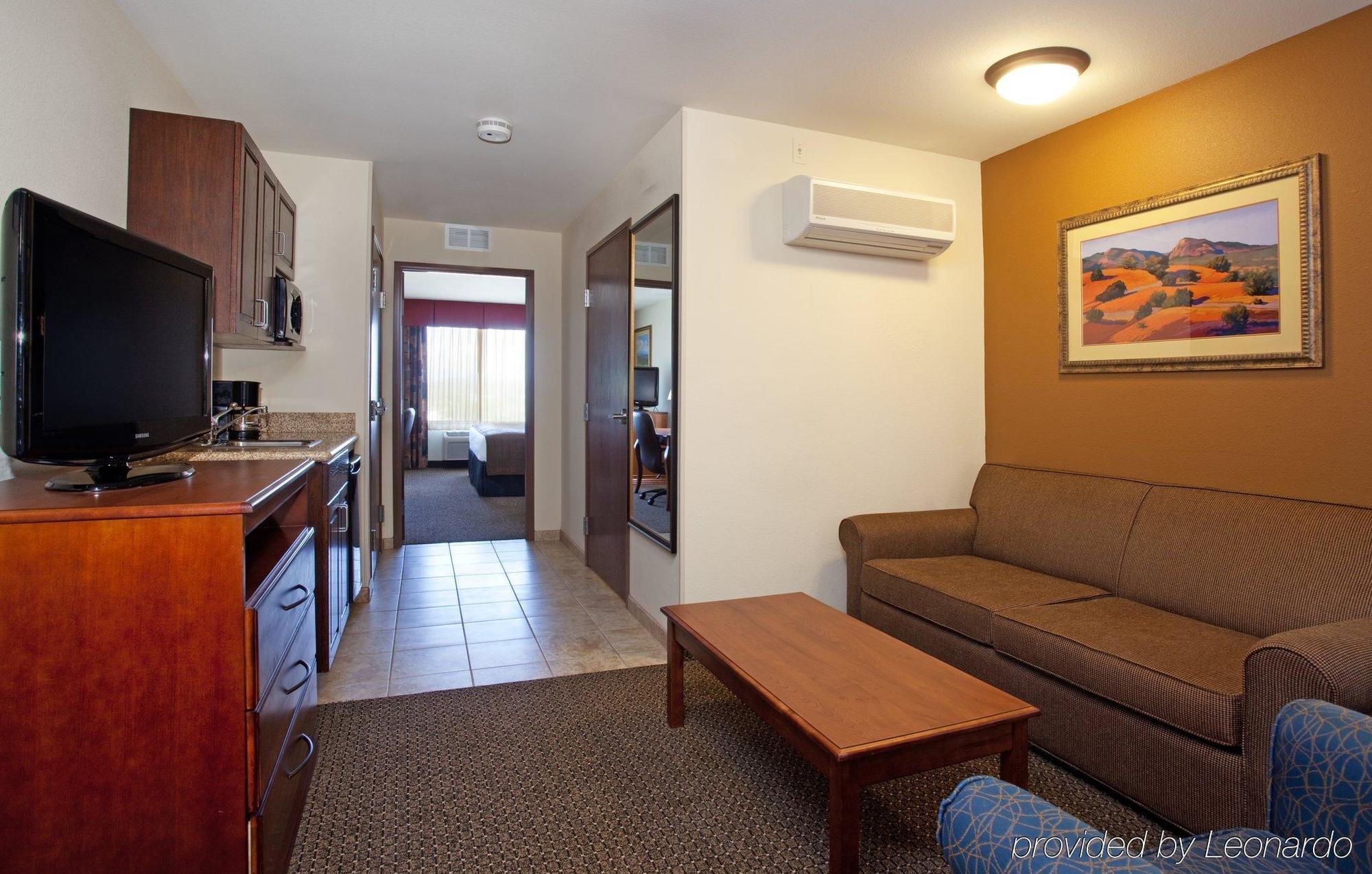 Holiday Inn Express & Suites Trinidad By Ihg Стая снимка